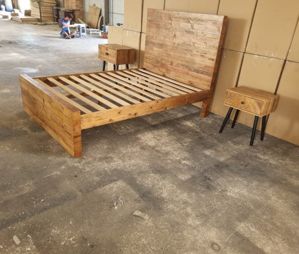 Set giường gỗ VNXK phong cách Rustic