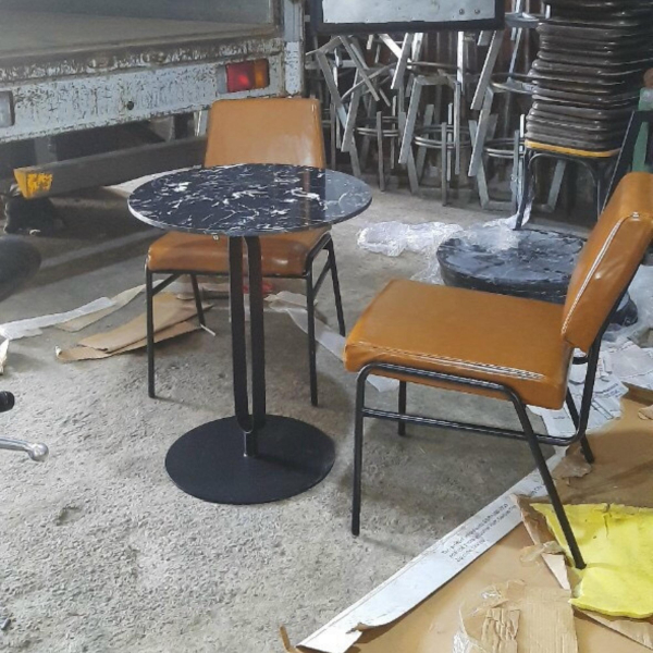 Ghế Cafe Khung Sắt Đệm Bọc Da