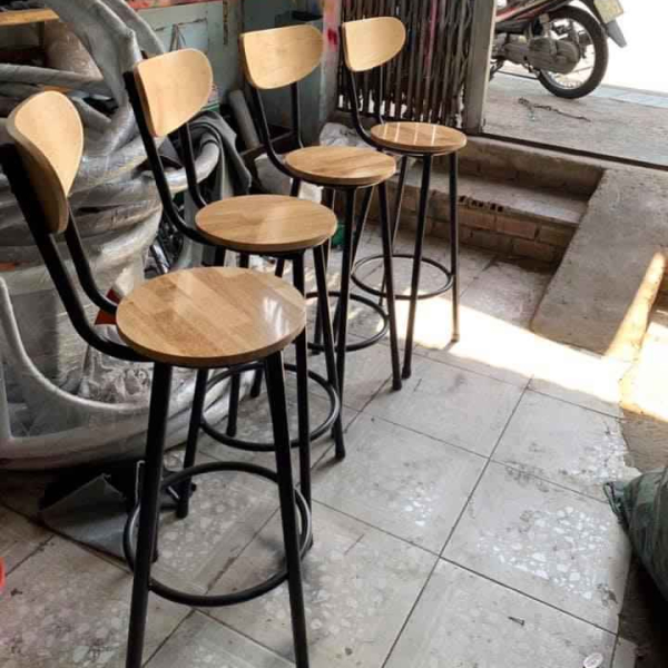 Ghế quầy bar tựa gỗ