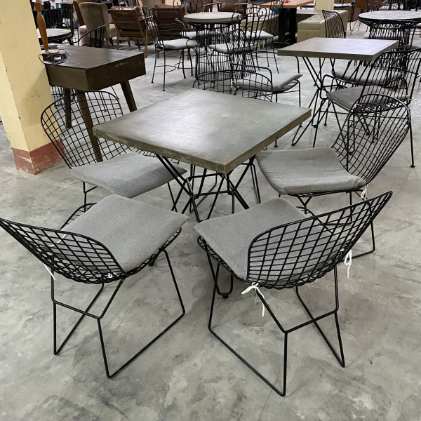 Thanh lý bộ bàn đá chân sắt & 5 ghế Henry